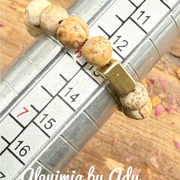 Alquimia Beige and Gold Beaded Bracelet - Picture 2 of 2